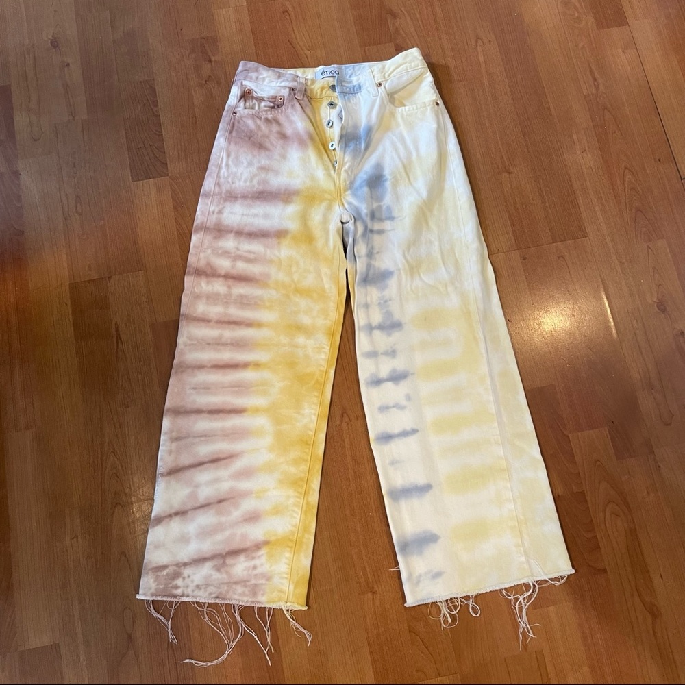 ÉTICA Devon crop tie dye print jeans in botanical tie dye